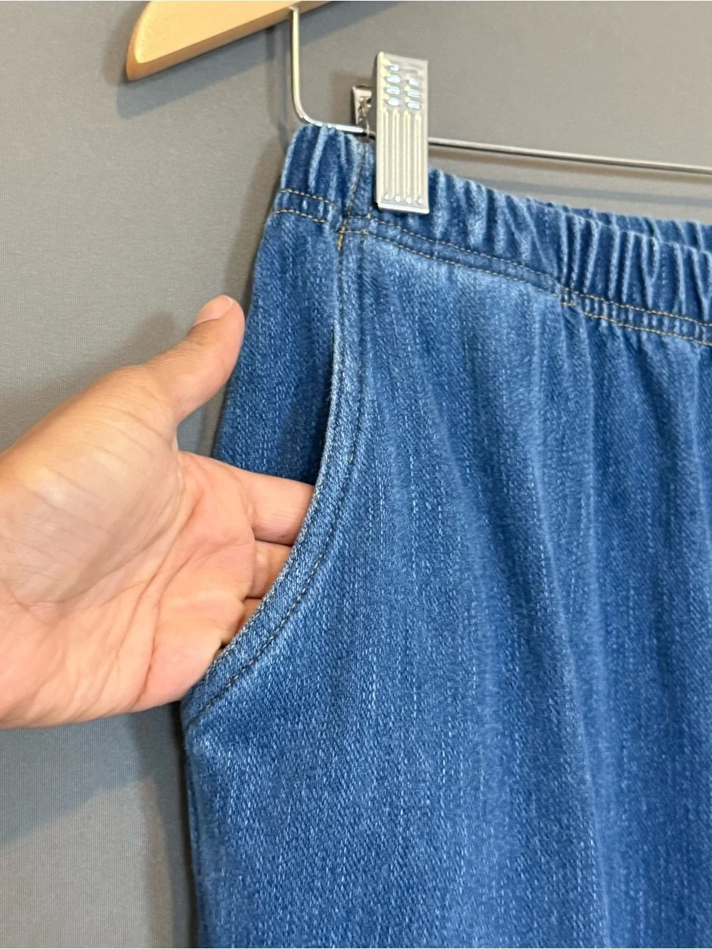 L.L. Bean Straight Leg Blue Denim Elastic Waist Pull-On Jeans Womens M